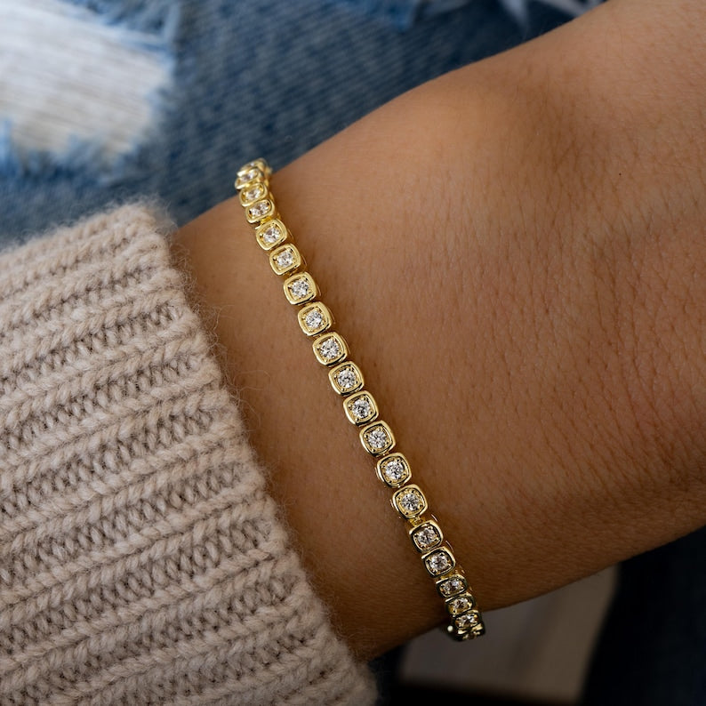 Classic Bezel Tennis Strand — Shimmering Solitaire Aura