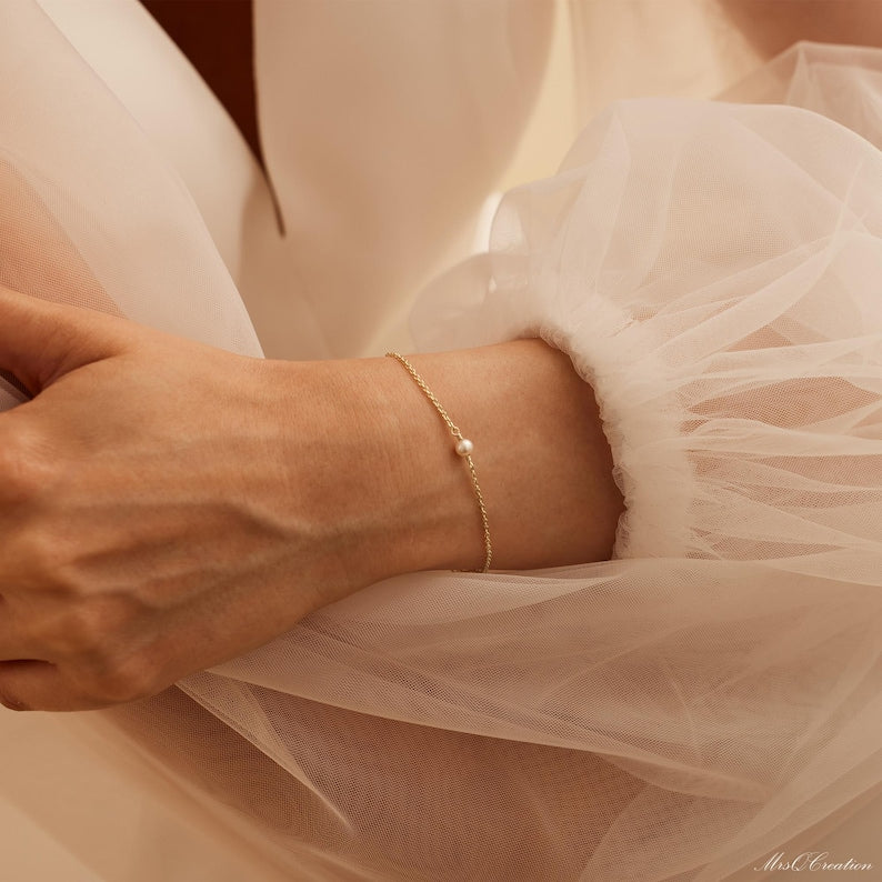 Aura Minimalist Pearl Strand — Dainty 18K Gold Plated & Sterling Silver Freshwater Pearl Bracelet