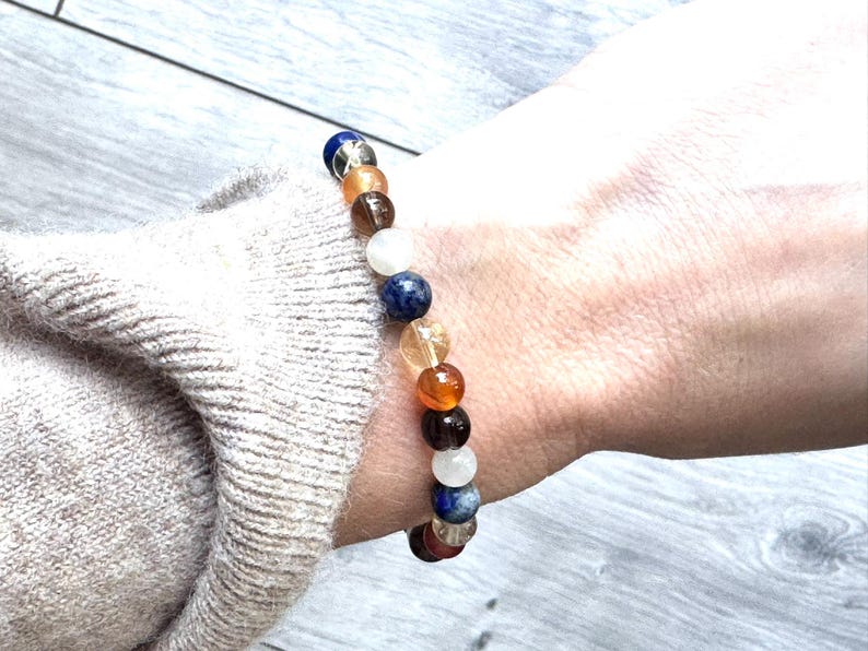 Aura Menopause Balance Strand — Carnelian, Citrine, Moonstone & Lapis Lazuli