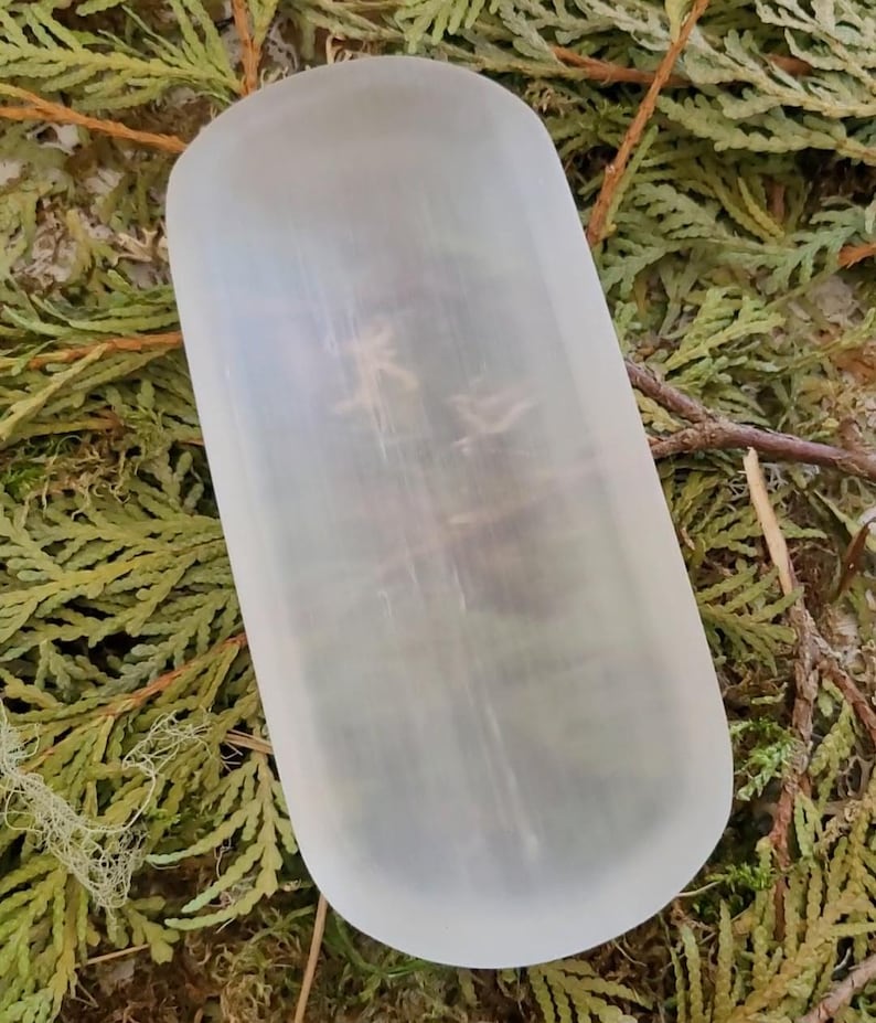 Aura Polished Selenite Charging Bowl — Crown Chakra Crystal Cleansing Vessel