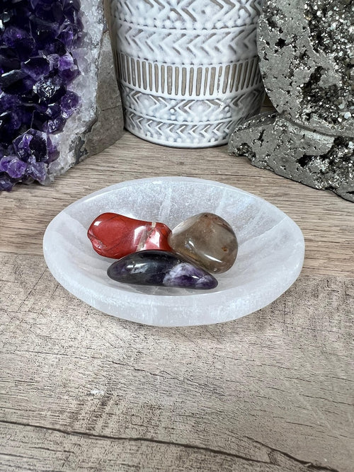 Aura Chakra Cleansing Selenite Bowl — Crown Chakra Charging Station with 7 Tumbled Gemstones