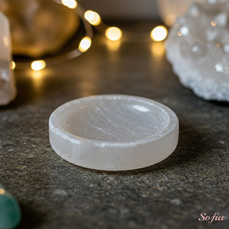 Aura Polished Circle Selenite Plate — Minimalist Altar Cleansing Slab