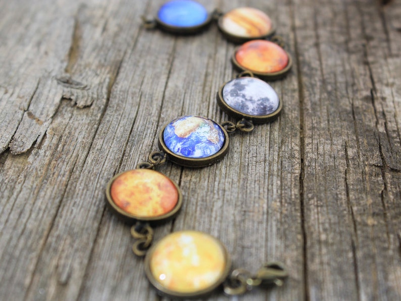 Aura Cosmic Cabochon Bracelet — Bronze Solar System Planet Strand