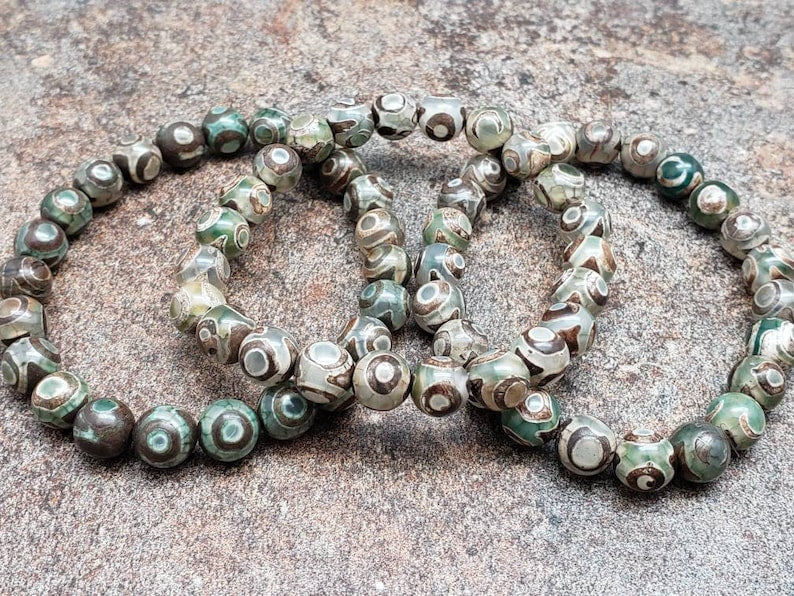 Aura Tibetan Dzi 3-Eye Agate Strand — Protection & Inner Strength Talisman