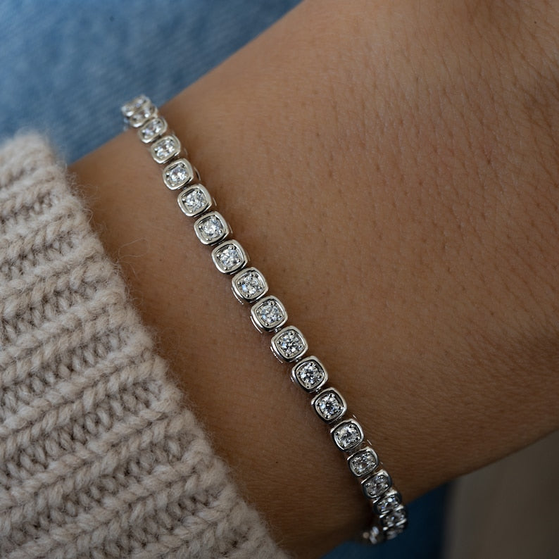 Classic Bezel Tennis Strand — Shimmering Solitaire Aura