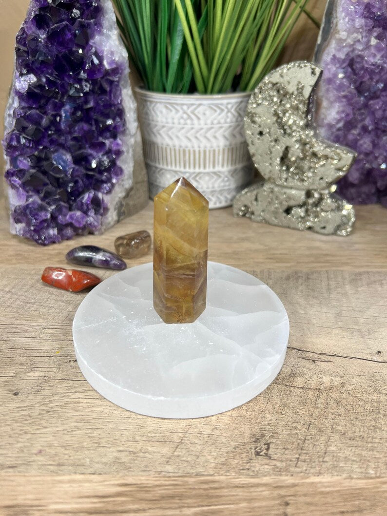 Aura Chakra Cleansing Selenite Bowl (4-cm) — Crown Chakra Charging Station with 7 Tumbled Gemstones