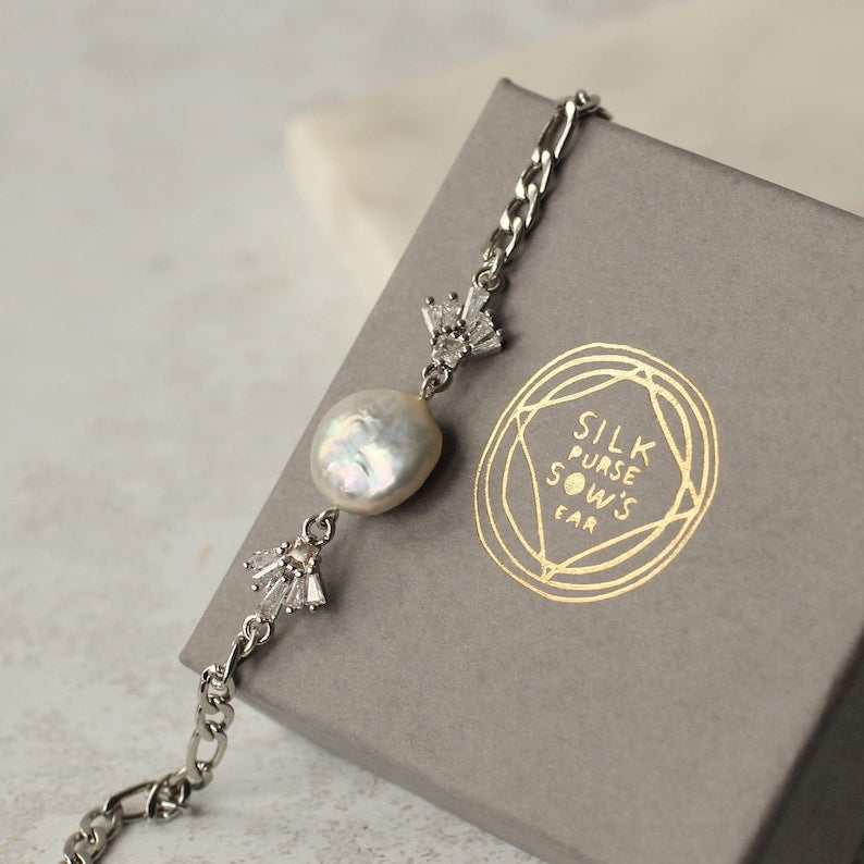 Aura Art Deco Pearl Strand — 18K Gold Plated Geometric Bridal Bracelet