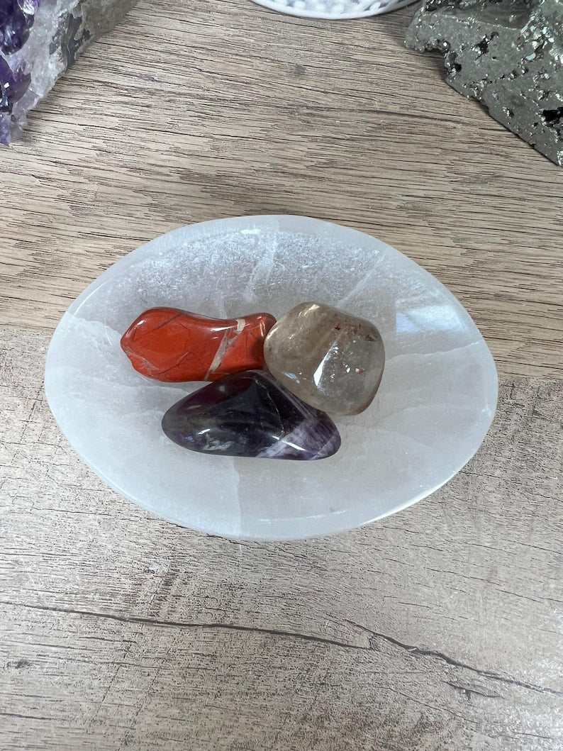 Aura Chakra Cleansing Selenite Bowl — Crown Chakra Charging Station with 7 Tumbled Gemstones