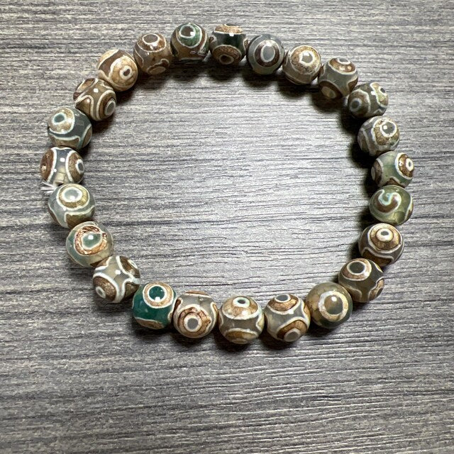 Aura Tibetan Dzi 3-Eye Agate Strand — Protection & Inner Strength Talisman