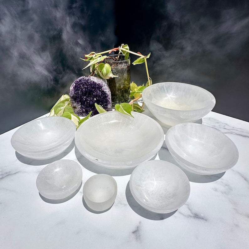 Aura Chakra Cleansing Selenite Bowl — Crown Chakra Charging Station with 7 Tumbled Gemstones