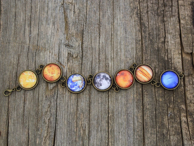 Aura Cosmic Cabochon Bracelet — Bronze Solar System Planet Strand
