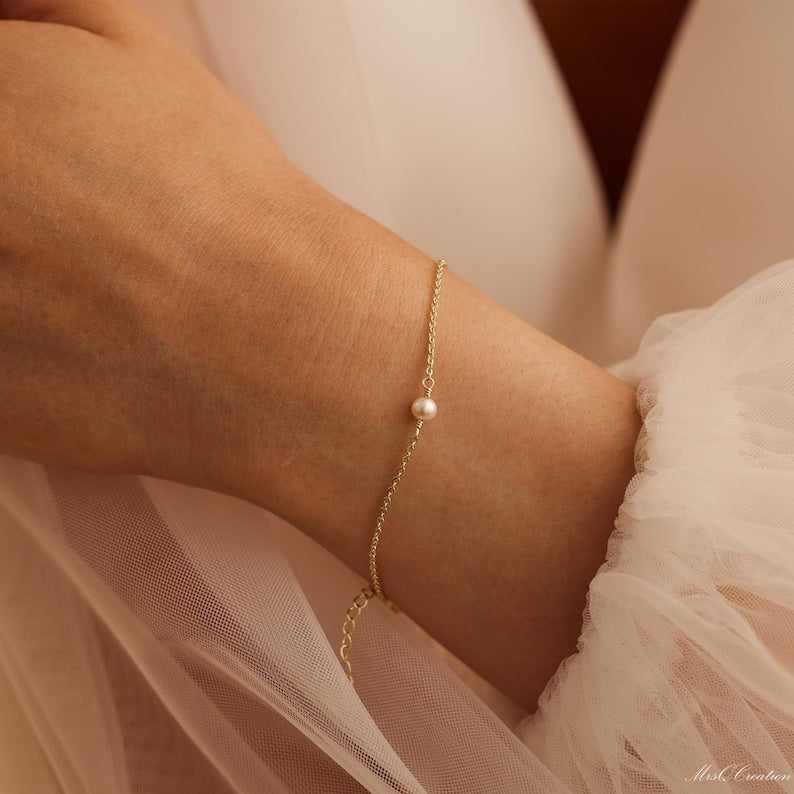 Aura Minimalist Pearl Strand — Dainty 18K Gold Plated & Sterling Silver Freshwater Pearl Bracelet