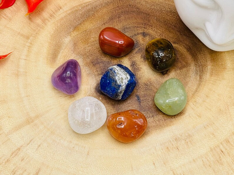 Aura Chakra Cleansing Selenite Bowl (10-cm) — Crown Chakra Charging Station with 7 Tumbled Gemstones