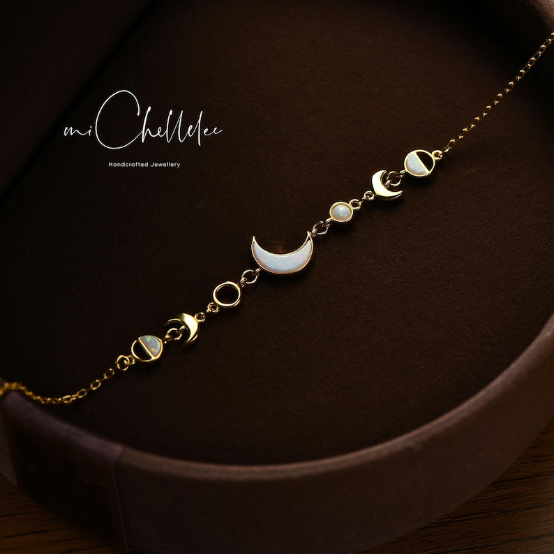 Aura Opal Crescent Moon Phase Strand — 18K Gold & 925 Sterling Silver Bracelet