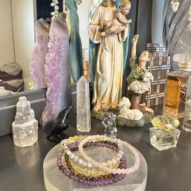 Aura Polished Circle Selenite Plate — Minimalist Altar Cleansing Slab
