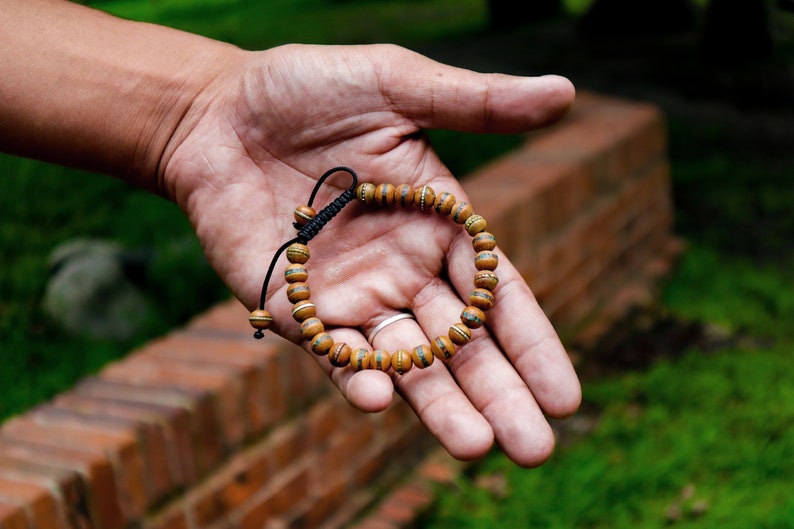 Aura Tibetan Dzi 3-Eye Agate Strand — Protection & Inner Strength Talisman (Queue #4)