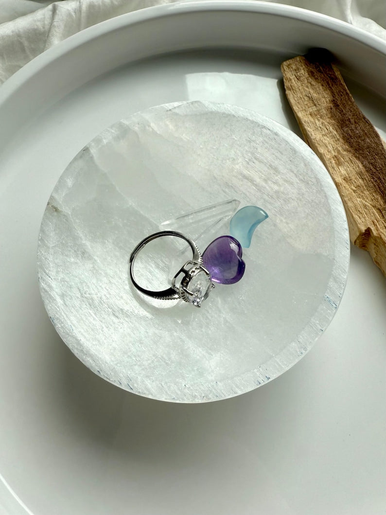 Aura Chakra Cleansing Selenite Bowl — Crown Chakra Charging Station with 7 Tumbled Gemstones