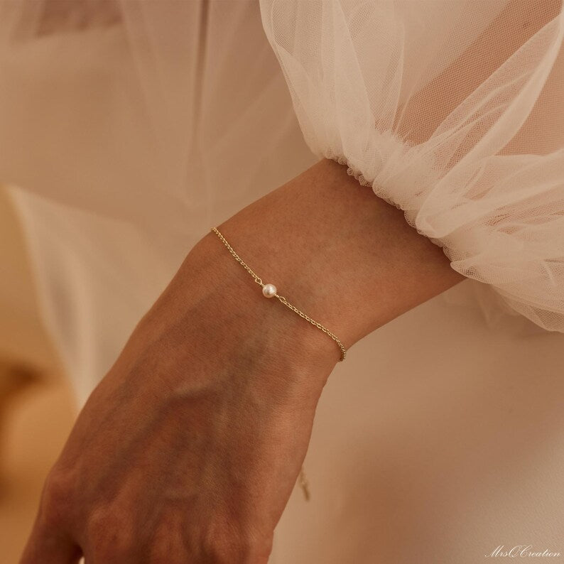 Aura Minimalist Pearl Strand — Dainty 18K Gold Plated & Sterling Silver Freshwater Pearl Bracelet