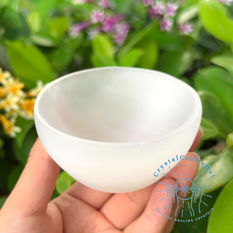 Aura Polished Selenite Charging Bowl — Crown Chakra Crystal Cleansing Vessel