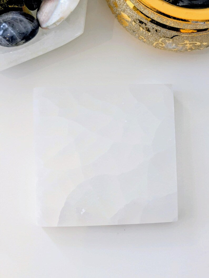 Aura Polished Selenite Charging Bowl — Crown Chakra Crystal Cleansing Vessel