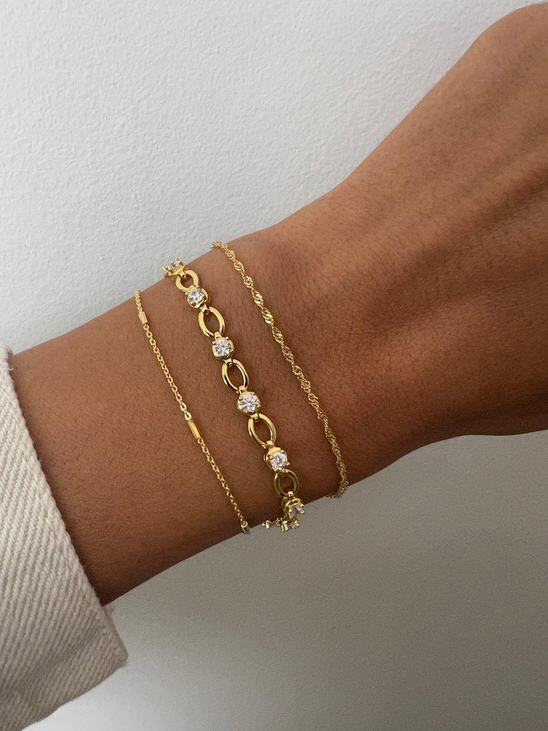Dainty Twin Chain Bracelet Set — Minimalist Light & Twist Strands
