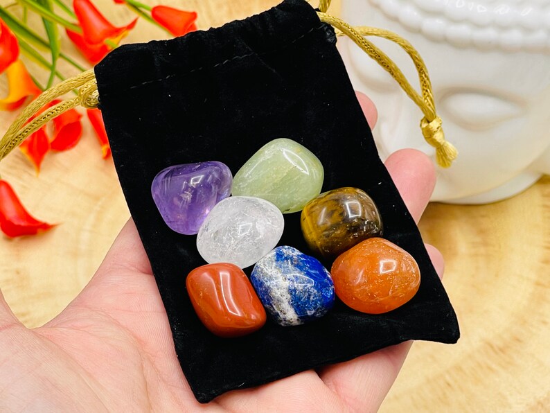 Aura Chakra Cleansing Selenite Bowl (10-cm) — Crown Chakra Charging Station with 7 Tumbled Gemstones