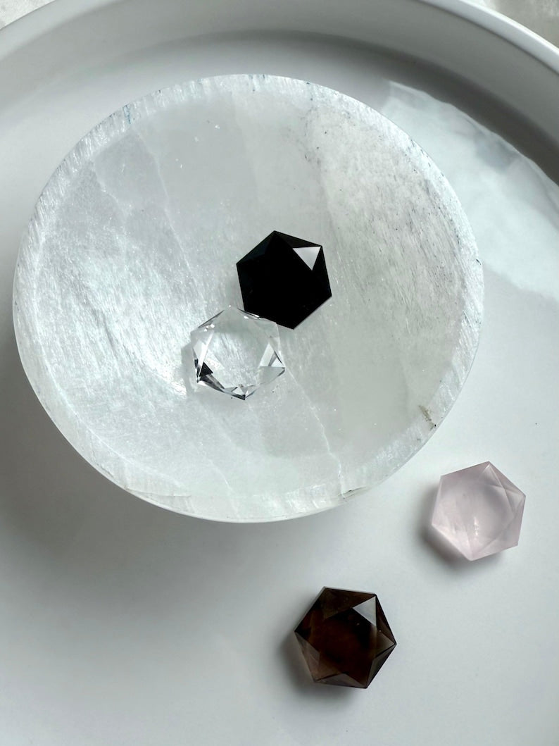 Aura Chakra Cleansing Selenite Bowl — Crown Chakra Charging Station with 7 Tumbled Gemstones