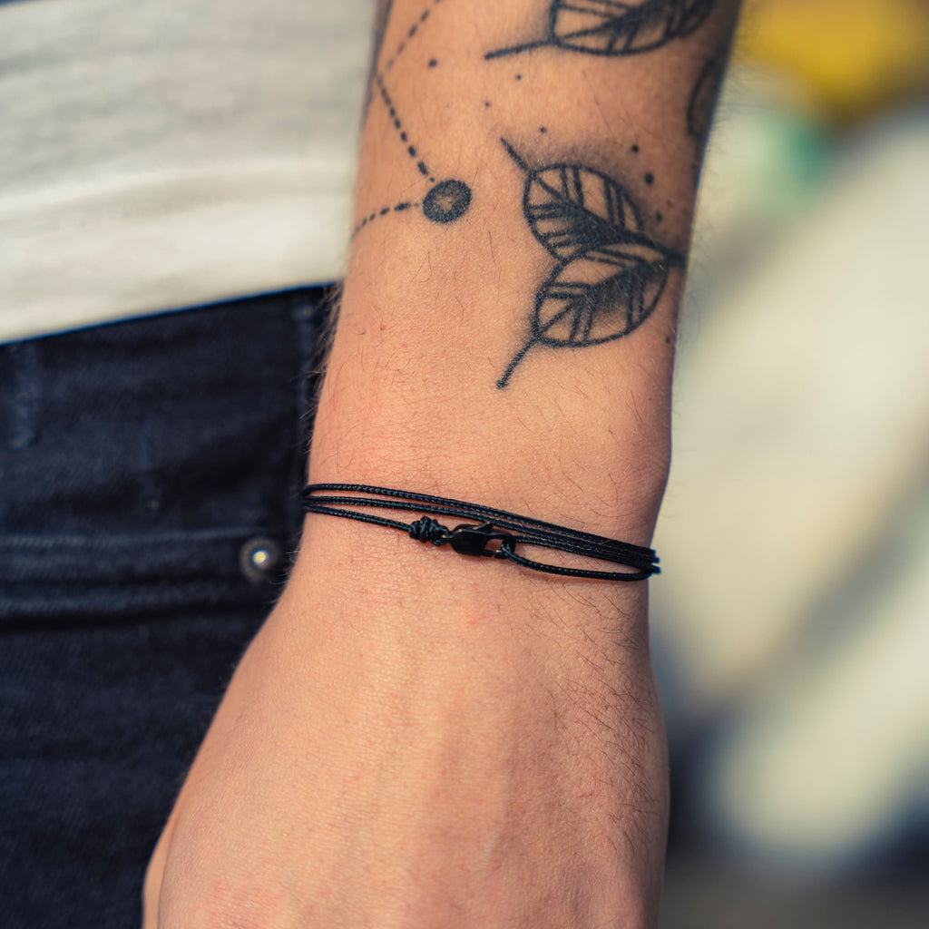 Aura Ocean Carabiner Wrap — Waterproof Surfer Cord & Stainless Steel Bracelet