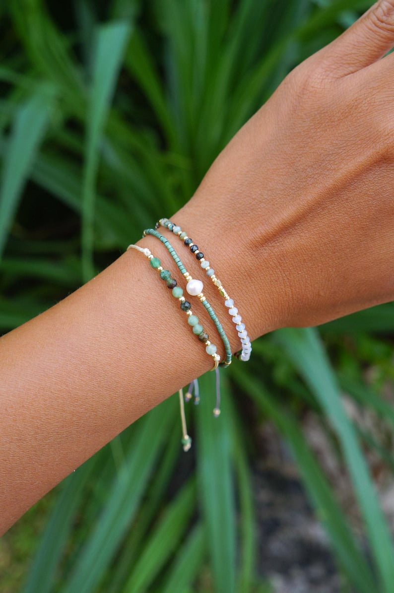 Ocean Pearl Surfer Bracelet — Green Glass Aura